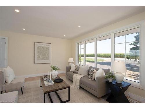 3552 Road 112, Stratford, ON - Indoor Photo Showing Living Room