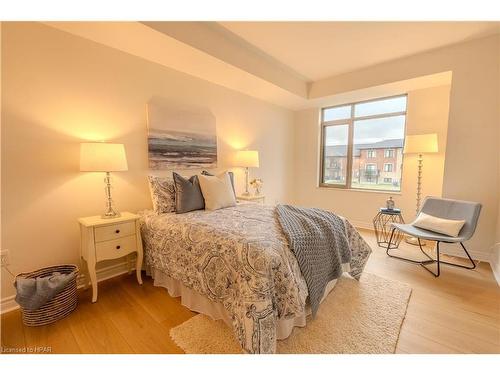 212-400 Romeo Street N, Stratford, ON - Indoor Photo Showing Bedroom