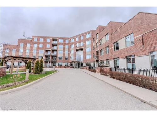 212-400 Romeo Street N, Stratford, ON - Outdoor With Facade