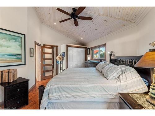 84763 Ontario Street, Ashfield-Colborne-Wawanosh, ON - Indoor Photo Showing Bedroom