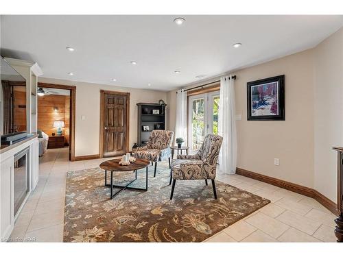 84763 Ontario Street, Ashfield-Colborne-Wawanosh, ON - Indoor Photo Showing Living Room