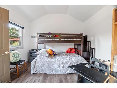 84763 Ontario Street, Ashfield-Colborne-Wawanosh, ON - Indoor Photo Showing Bedroom