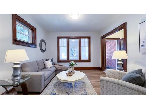 178 Newgate Street, Goderich, ON - Indoor Photo Showing Living Room