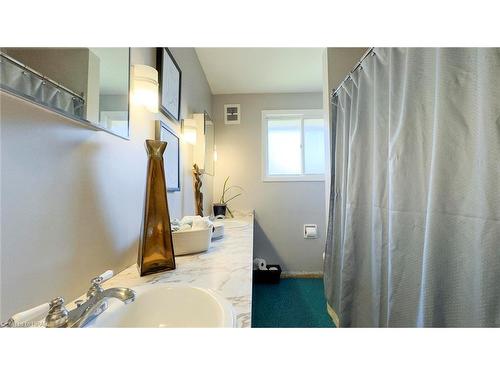 223 Coulton Drive, Mitchell, ON - Indoor Photo Showing Bathroom