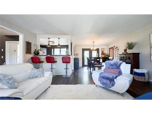 223 Coulton Drive, Mitchell, ON - Indoor Photo Showing Living Room