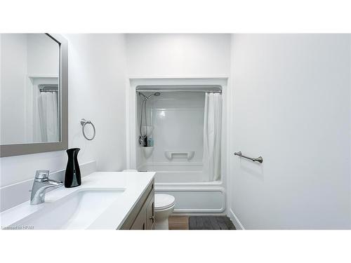 432 Coast Drive, Goderich, ON - Indoor Photo Showing Bathroom