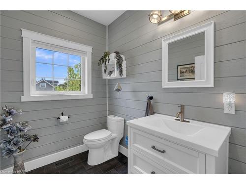 1106 Church St, Wroxeter, ON - Indoor Photo Showing Bathroom