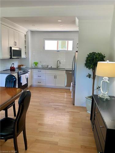 187 St David St Street, Stratford, ON - Indoor Photo Showing Kitchen With Upgraded Kitchen