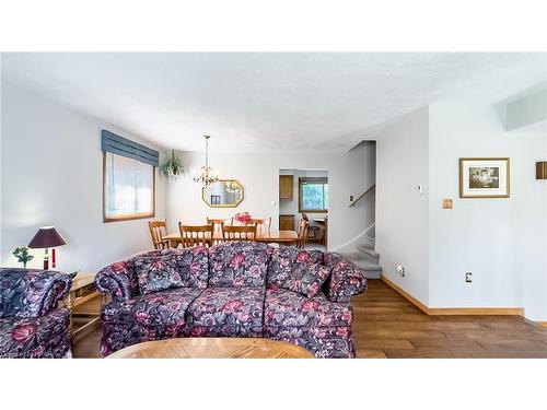 3 Sparling Crescent, St. Marys, ON - Indoor Photo Showing Living Room