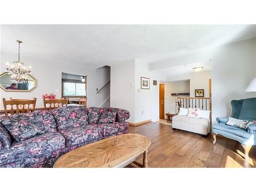 3 Sparling Crescent, St. Marys, ON - Indoor Photo Showing Living Room