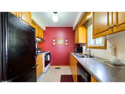 3 Sparling Crescent, St. Marys, ON - Indoor Photo Showing Kitchen With Double Sink