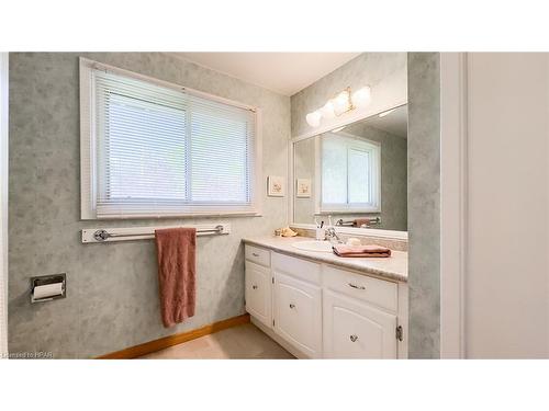 3 Sparling Crescent, St. Marys, ON - Indoor Photo Showing Bathroom