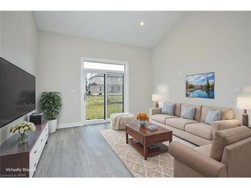 225B Thames Avenue, Mitchell, ON - Indoor Photo Showing Living Room