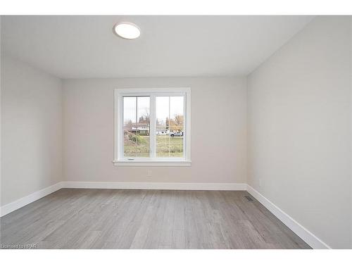 225B Thames Avenue, Mitchell, ON - Indoor Photo Showing Other Room