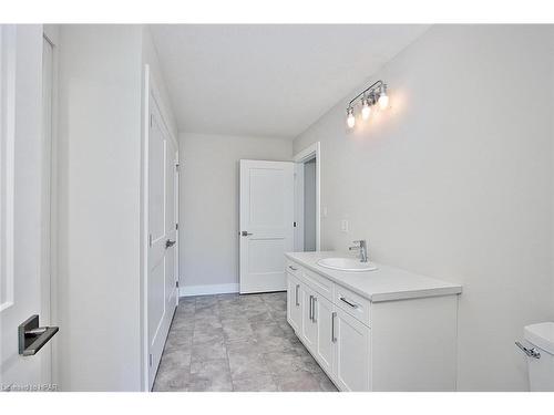 225B Thames Avenue, Mitchell, ON - Indoor Photo Showing Bathroom