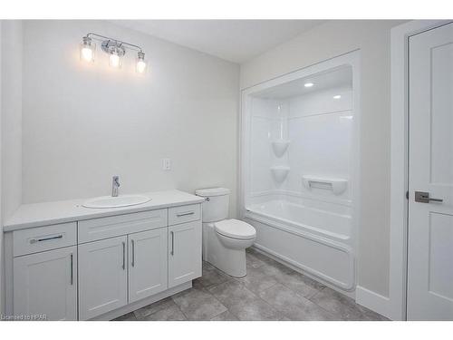 225B Thames Avenue, Mitchell, ON - Indoor Photo Showing Bathroom