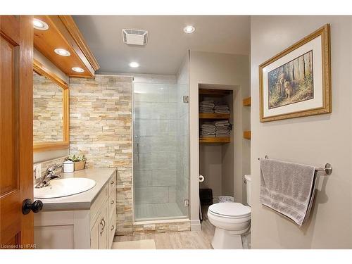 2828 Line 34, Perth East, ON - Indoor Photo Showing Bathroom