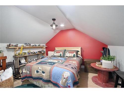 2828 Line 34, Perth East, ON - Indoor Photo Showing Bedroom