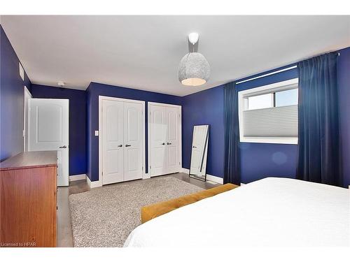 247 Sunset Drive, Mitchell, ON - Indoor Photo Showing Bedroom