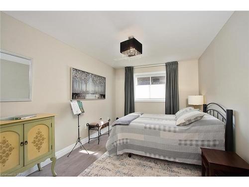 247 Sunset Drive, Mitchell, ON - Indoor Photo Showing Bedroom