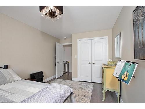 247 Sunset Drive, Mitchell, ON - Indoor Photo Showing Bedroom