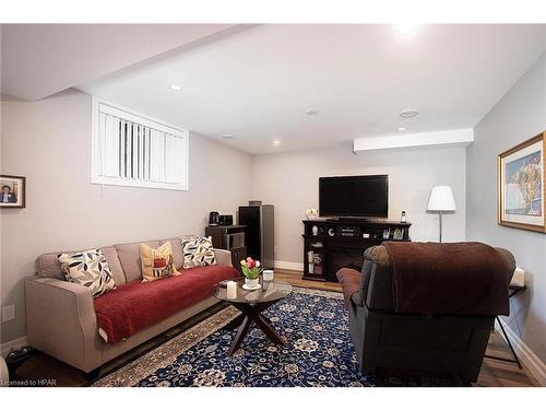 247 Sunset Drive, Mitchell, ON - Indoor Photo Showing Living Room