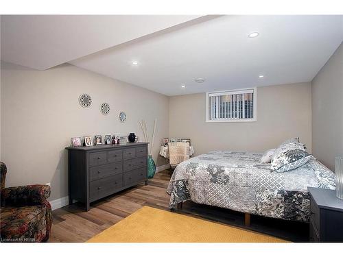 247 Sunset Drive, Mitchell, ON - Indoor Photo Showing Bedroom