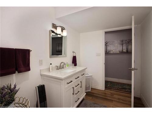 247 Sunset Drive, Mitchell, ON - Indoor Photo Showing Bathroom