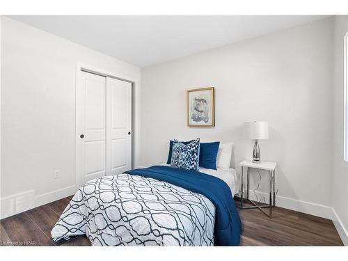 139 Victoria Avenue E, Crediton, ON - Indoor Photo Showing Bedroom