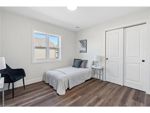 139 Victoria Avenue E, Crediton, ON - Indoor Photo Showing Bedroom