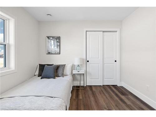 139 Victoria Avenue E, Crediton, ON - Indoor Photo Showing Bedroom