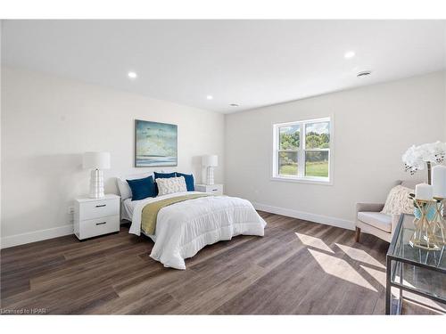 139 Victoria Avenue E, Crediton, ON - Indoor Photo Showing Bedroom