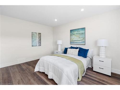 139 Victoria Avenue E, Crediton, ON - Indoor Photo Showing Bedroom