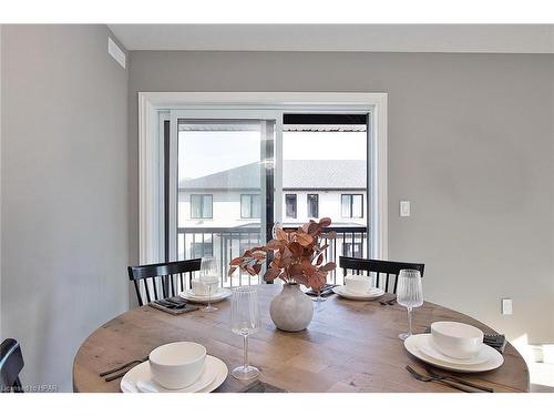 29-379 Romeo Street N, Stratford, ON - Indoor Photo Showing Dining Room