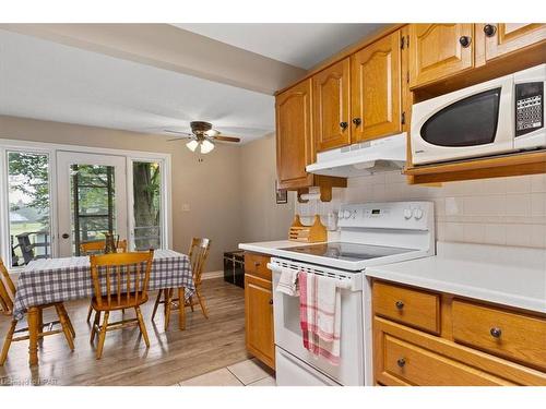 250 Stella Avenue, Glencoe, ON - Indoor Photo Showing Kitchen