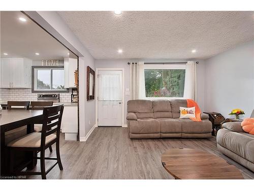 24 Brock Street S, St. Marys, ON - Indoor Photo Showing Living Room