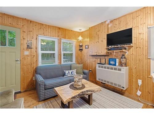 11 Melbourne Street, Port Albert, ON - Indoor Photo Showing Living Room