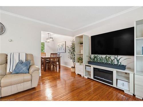 236 Mary Street, Goderich, ON - Indoor Photo Showing Living Room