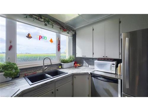 73399 London Road, Kippen, ON - Indoor Photo Showing Kitchen With Double Sink