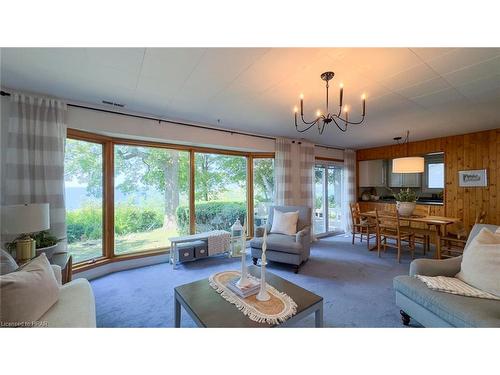 27 Bluewater Drive, Central Huron, ON - Indoor Photo Showing Living Room