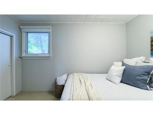 27 Bluewater Drive, Central Huron, ON - Indoor Photo Showing Bedroom