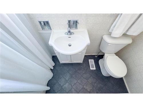 27 Bluewater Drive, Central Huron, ON - Indoor Photo Showing Bathroom