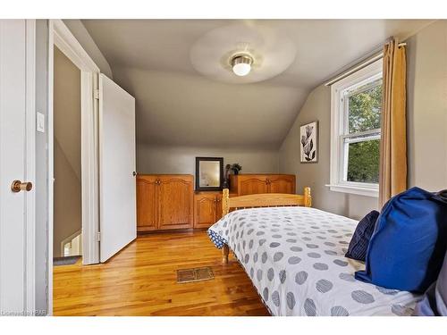 188 Princess Street, Stratford, ON - Indoor Photo Showing Bedroom