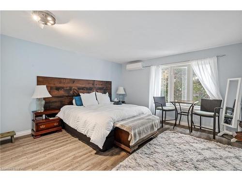 6-18 Sauble River Road, Grand Bend, ON - Indoor Photo Showing Bedroom