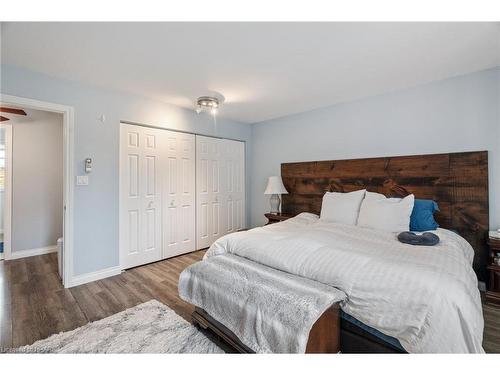 6-18 Sauble River Road, Grand Bend, ON - Indoor Photo Showing Bedroom