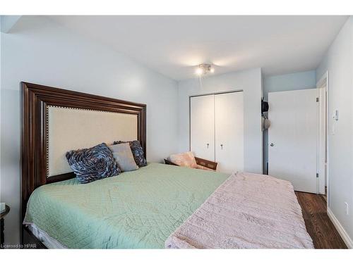 6-18 Sauble River Road, Grand Bend, ON - Indoor Photo Showing Bedroom