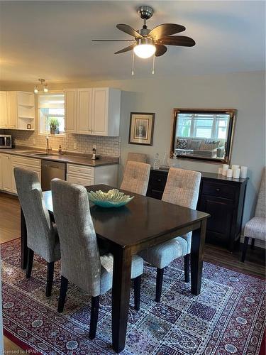 15 Huron Lane, Meneset, ON - Indoor Photo Showing Dining Room