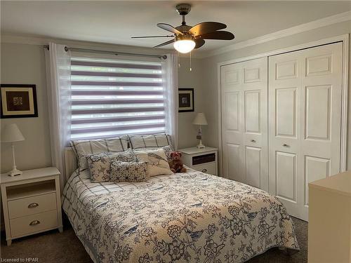 15 Huron Lane, Meneset, ON - Indoor Photo Showing Bedroom