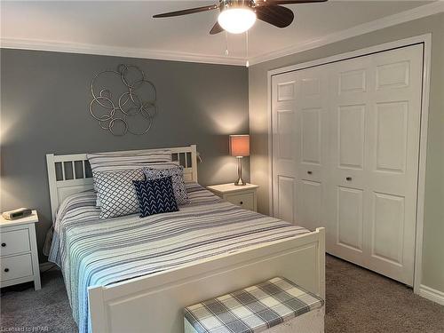 15 Huron Lane, Meneset, ON - Indoor Photo Showing Bedroom