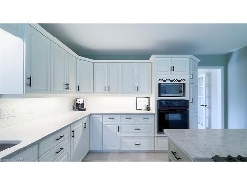 30 Lidderdale Street, Bayfield, ON - Indoor Photo Showing Kitchen